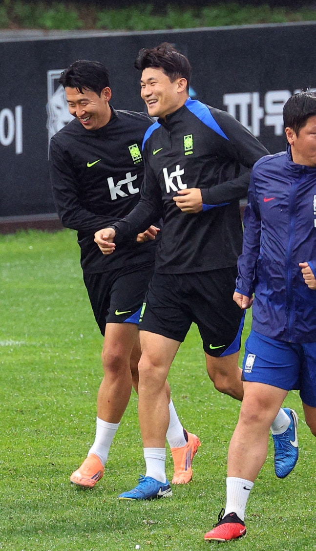 '손흥민도 합류' 홍명보호, 팬들 앞에서 완전체 훈련